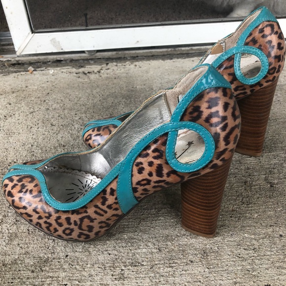 Naughty Monkey Leopard Print Heels 7.5 - Picture 2 of 5